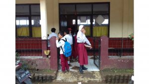 siswa-sdn-3-rancaekek-akan-ujian-pas_20171128_173735.jpg