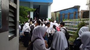 siswa-smpn-1-bandung-setelah-menjalani-un_20160509_144113.jpg