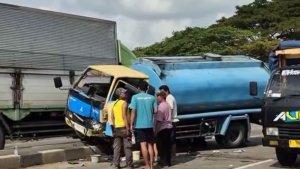 truk-tabrakan-beruntun-di-indramayu.jpg