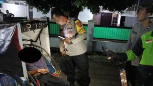 tukang-becak-tewas-di-becak.jpg