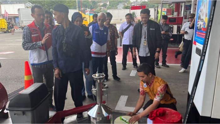 1-Polres-Cimahi-Cek-Ketersedian-Bahan-Bakar-di-Tiga-SPBU-Sepanjang-Jalur-Mudik-Lebaran-Cimahi.jpg