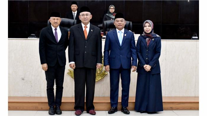 1-Rapat-Paripurna-PAW-DPRD-Jabar-Lantik-Dede-Chandra-Sasmita-Sebagai-Anggota.jpg