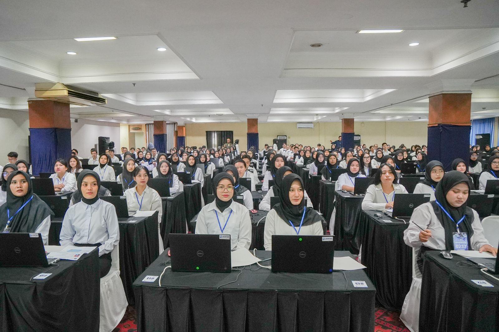 1172-Peserta-Jalani-Seleksi-Kompetensi-Bidang-CPNS-Kemenkumham-Jabar-di-Bandung-2.jpg