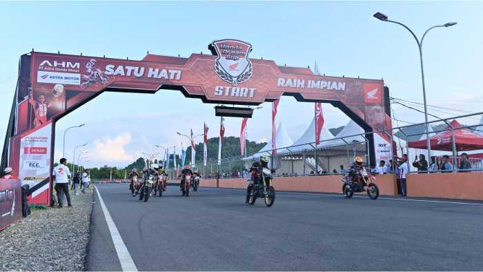 1Ajak-Pecinta-Balap-Melesat-di-Sirkuit-Honda-Dream-Cup-Buka-Kelas-Baru-Vario-160.jpg