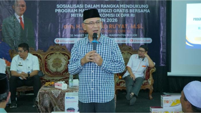 1Anggota-Komisi-IX-DPR-RI-Achmad-Ruyat-sosialisasi-Program-Makan-Bergizi-Gratis-di-GOR.jpg