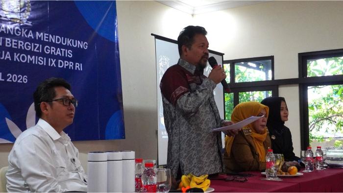 1Anggota-Komisi-IX-DPR-RI-H-Nuroji-sosialisasi-Program-Makan-Bergizi-Gratis-di-Depok.jpg