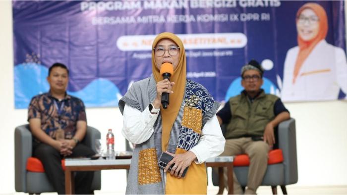 Sosialisasi Program Makan Bergizi Gratis Bersama Mitra Kerja DPR RI di Indramayu