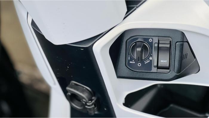 1Mengenal-Arti-Kedipan-Smart-Key-pada-Motor-Honda.jpg