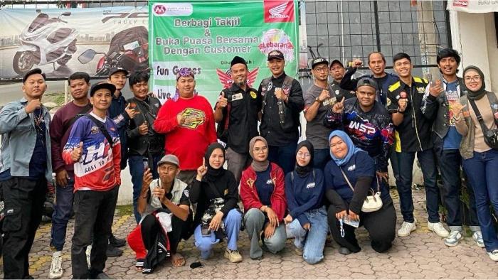 1PHOKI-Gelar-Berbagi-Takjil-dan-Buka-Bersama-Dealer-Virgi-Motor-Cikarang.jpg