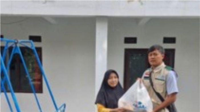 YBM PLN Cirebon Salurkan Alat Tulis dan Buku Iqra untuk Dukung Semangat Belajar Santri Baru - Tribunjabar.id