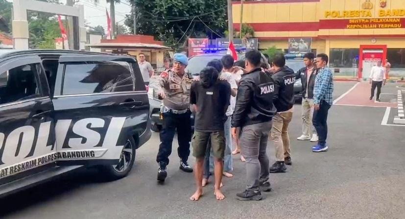 2-11-orang-diamankan-Polresta-Bandung.jpg