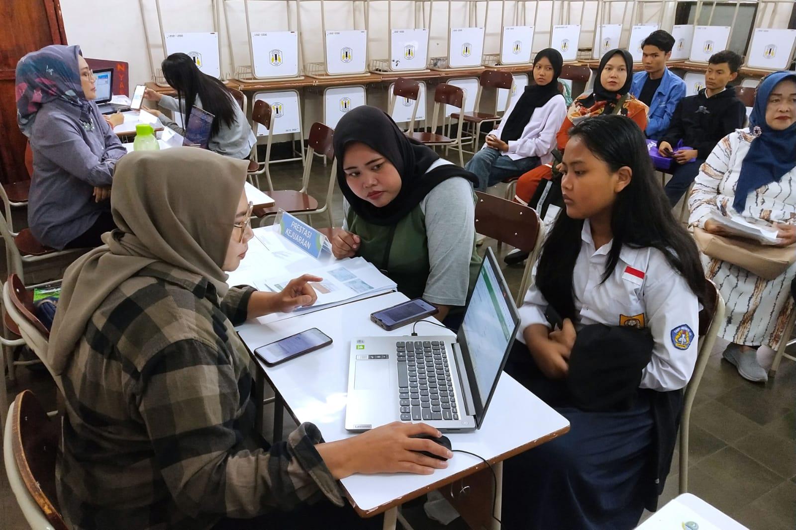 Berkas Persyaratan yang Perlu Dibawa Peserta Didik untuk Daftar Ulang PPDB SMA/SMK 2023 Jawa Barat