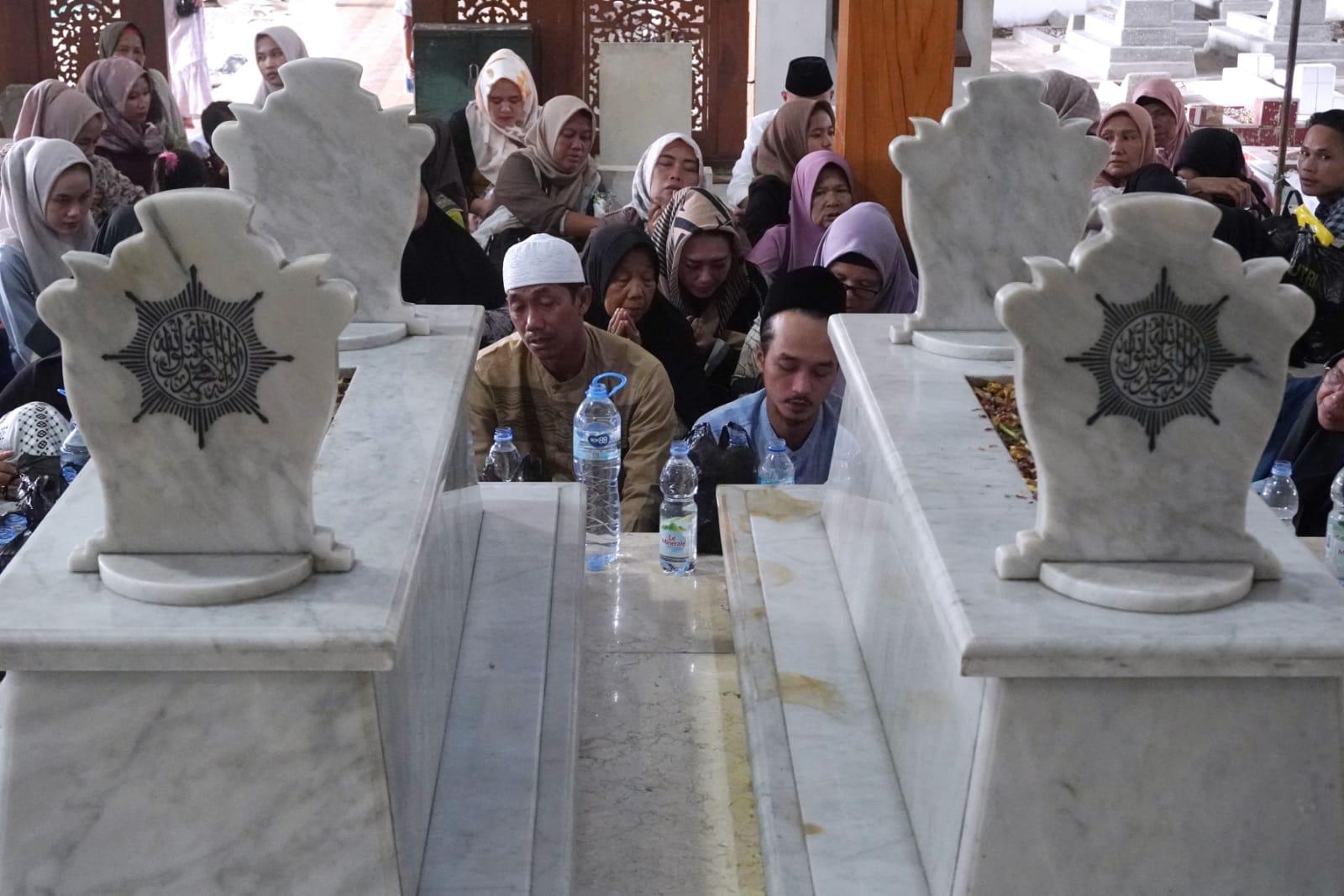 Qishloq fohishasini sikish onlayn