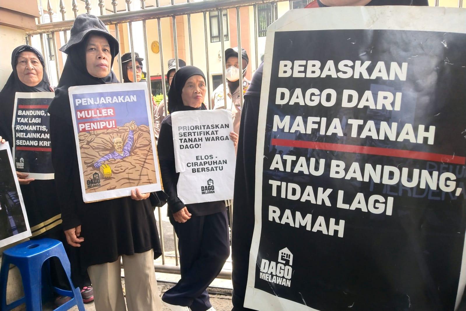 Warga Dago Elos Geruduk PTUN Bandung
