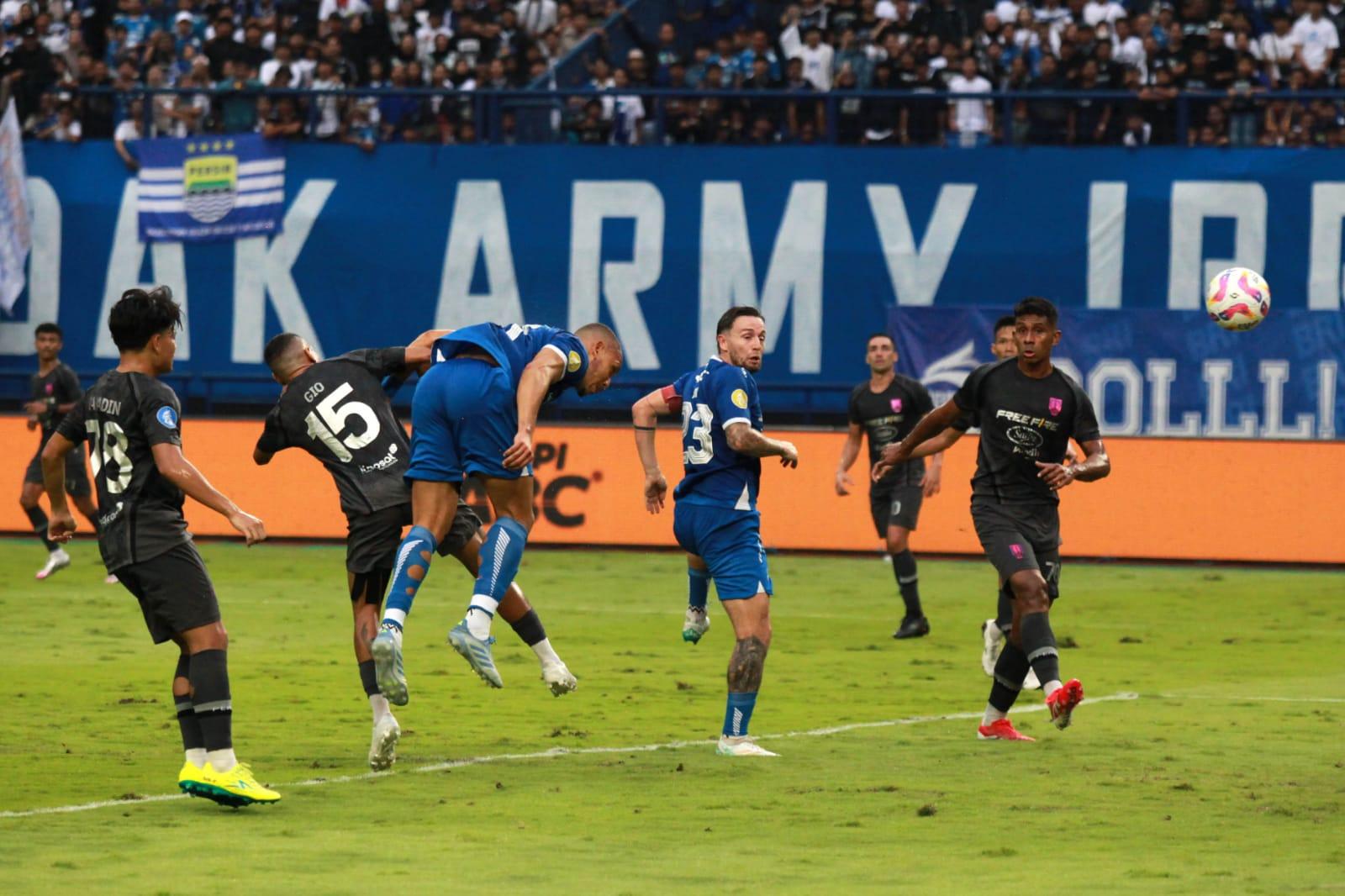 LINK Live Streaming Persib Bandung vs Persis Solo Malam Ini, Pangeran Biru Tak Akan Lengah