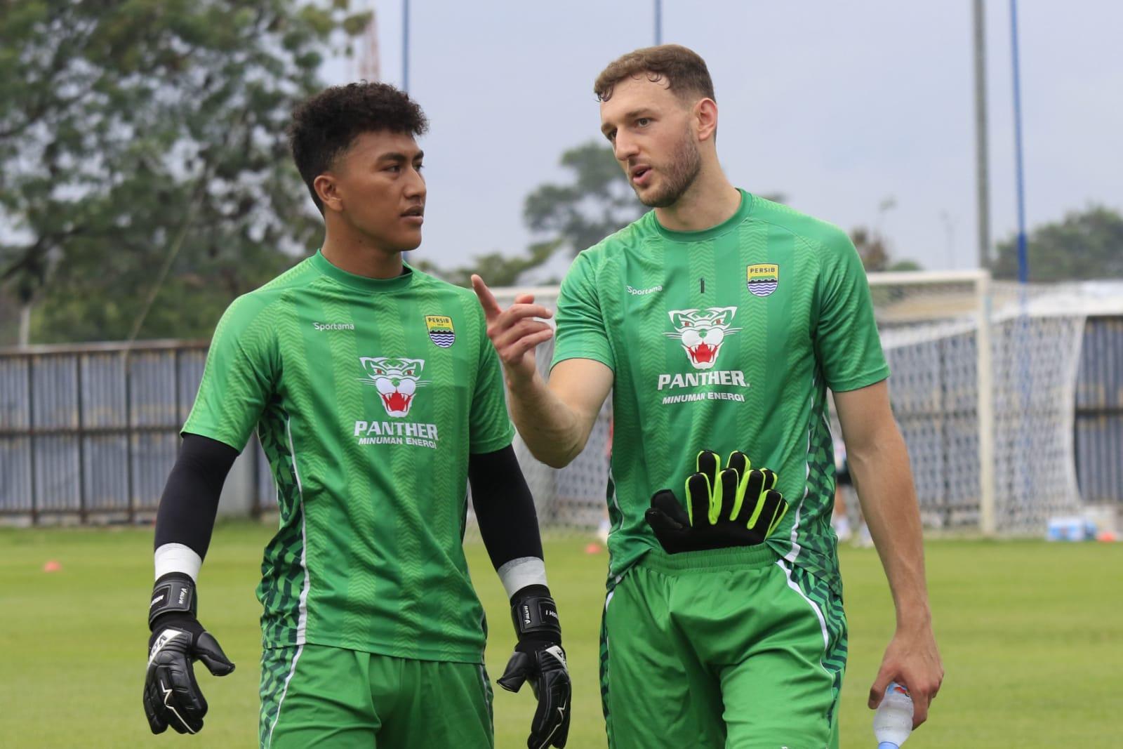TERUNGKAP Penyebab Adam Przybek Cedera sehingga Belum Juga Jalani Debut di Persib Bandung