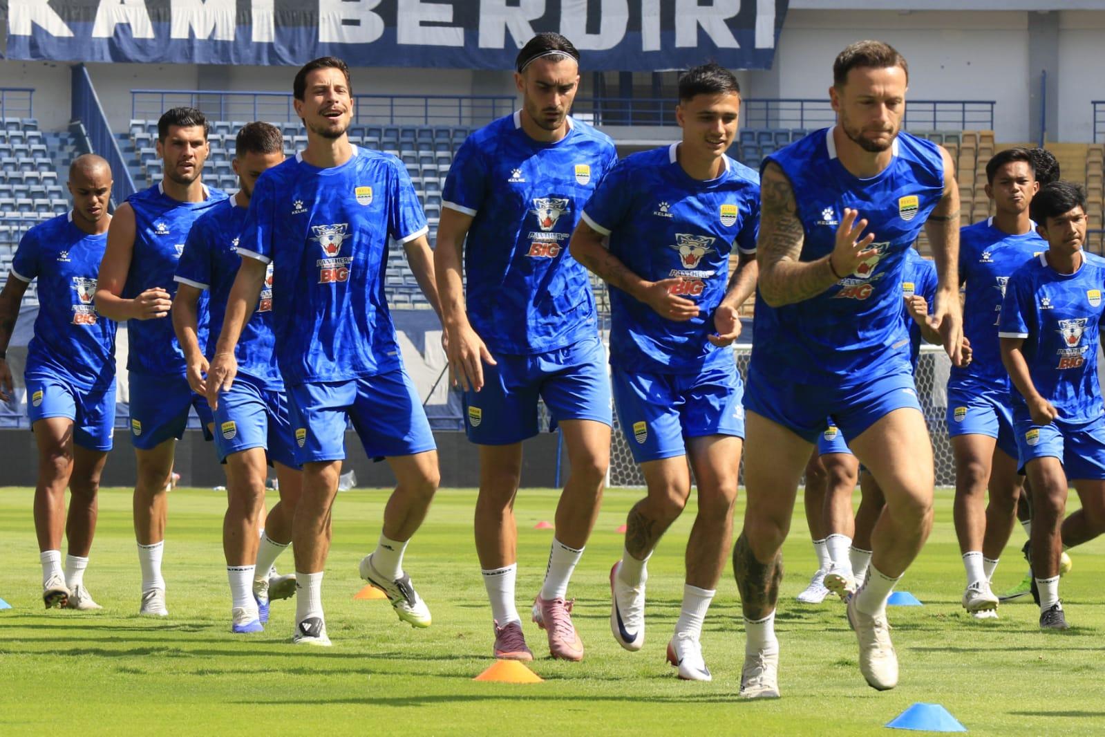 20251120_GANI_Persib_Latihan_02_Marc_Klok.jpg