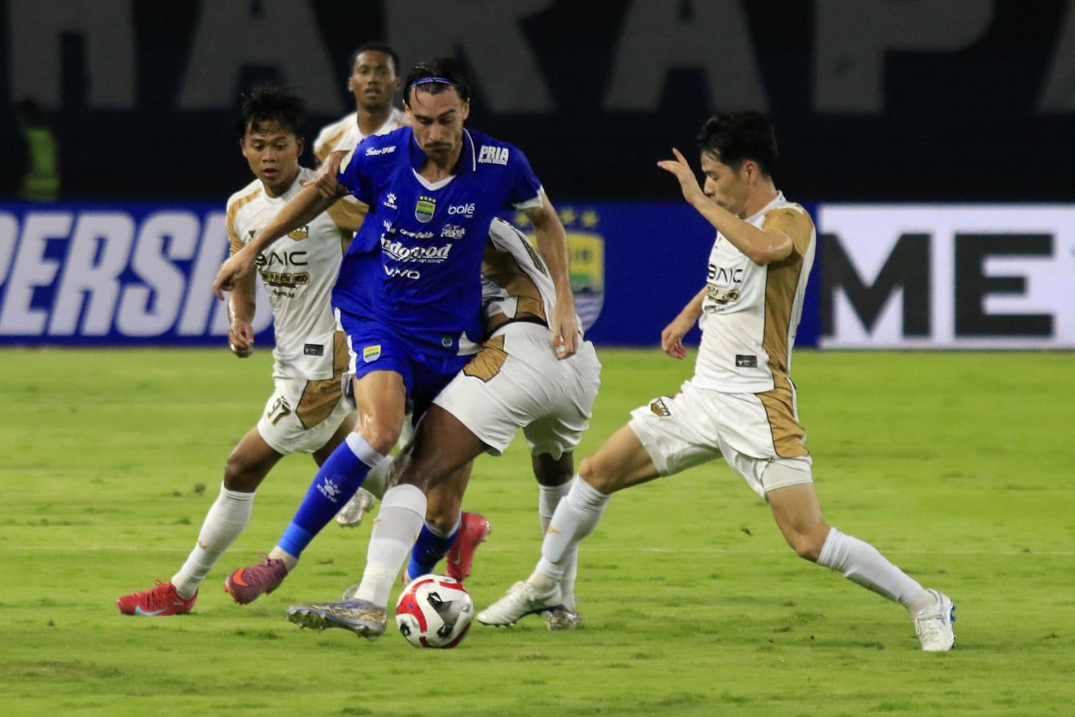 20251121_GANI_Persib_Dewa_United_09_Andrew_Jung.jpg