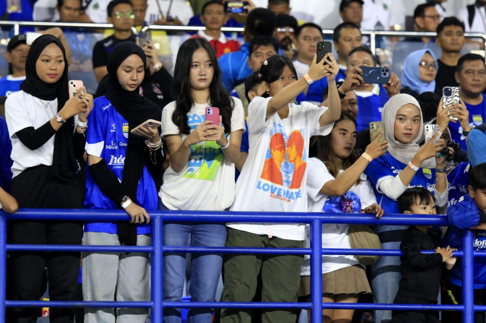 20251121_GANI_Persib_Dewa_United_23_Bobotoh.jpg