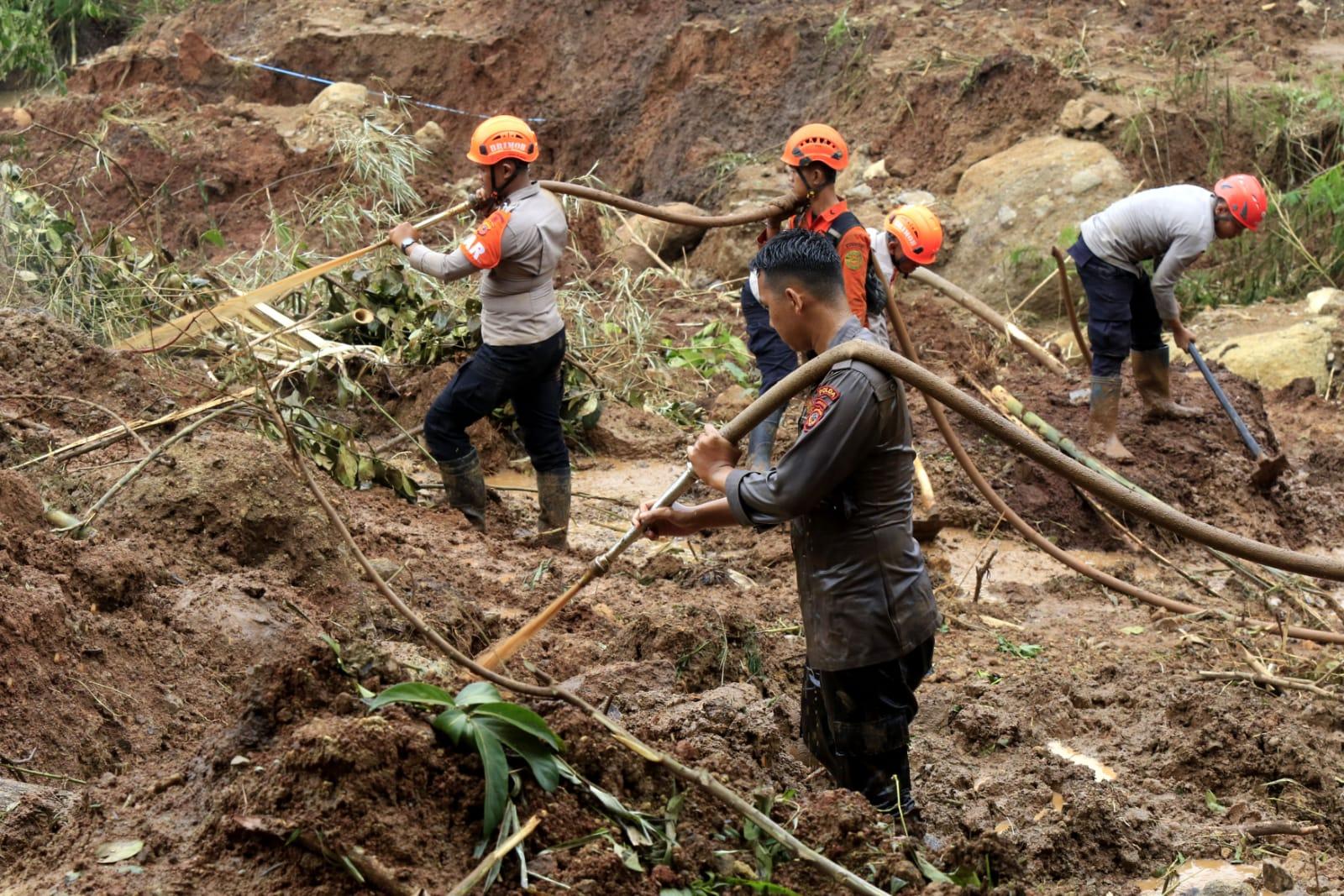 Kisah Kawa Kehilangan Anak saat Longsor Hantam Arjasari Bandung: Sempat Tarik Tangan