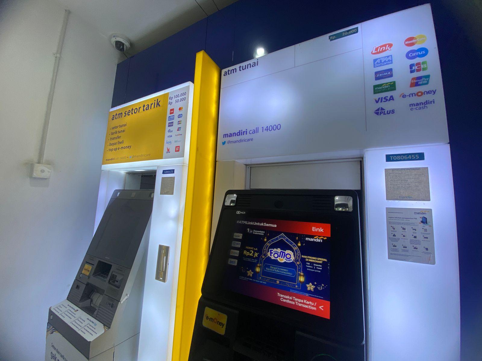 ATM-Pecahan-Rp20-ribu-di-Jalan-Ganesha-Kota-Bandung.jpg