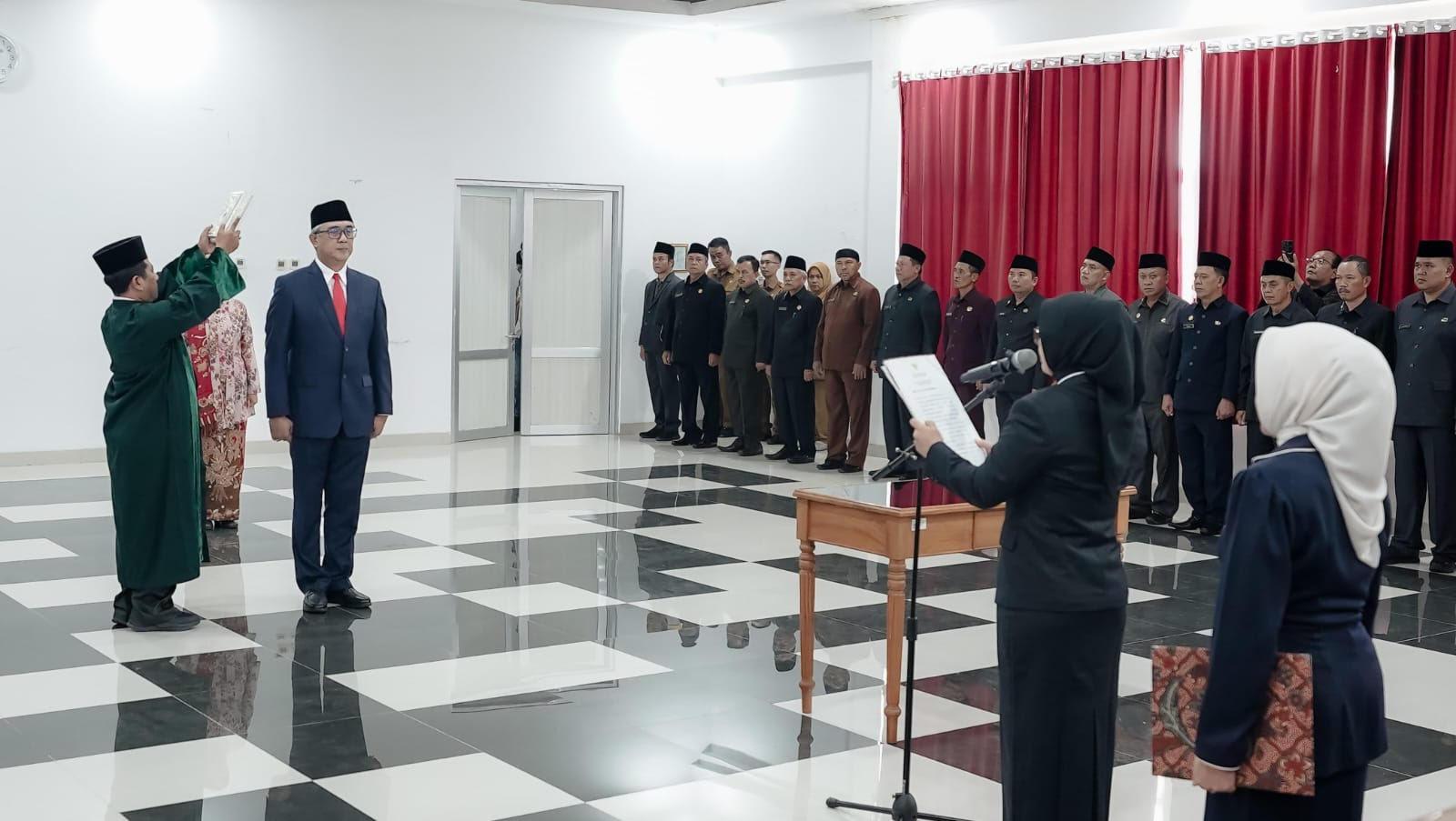 Agus-Nurdin-dilantik-sebagai-Penjabat-Sekretaris-Daerah-Pj-Sekda-Kabupaten-Pangandaran.jpg