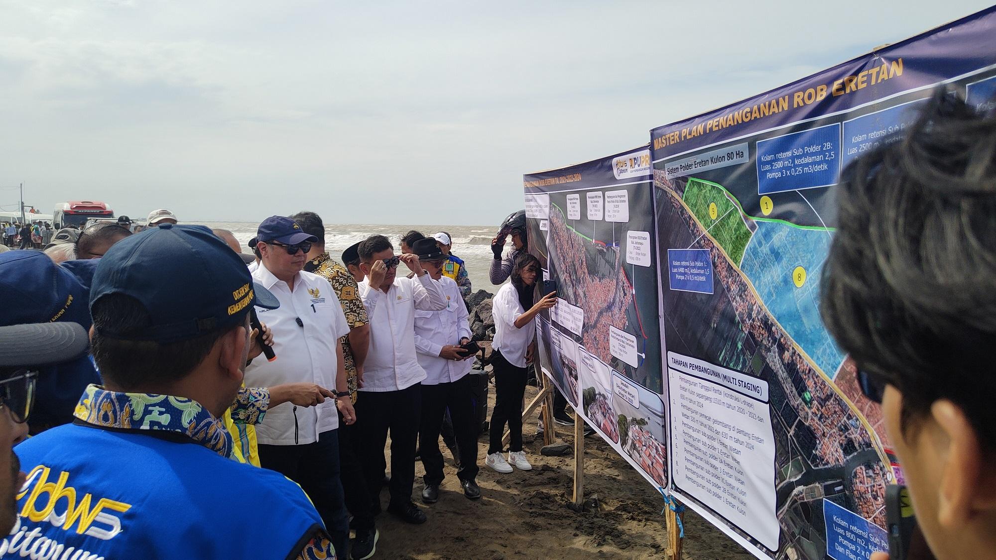 Airlangga Cek Pembangunan Proyek 'Giant Sea Wall', Lindungi Eretan Indramayu dari Banjir Rob