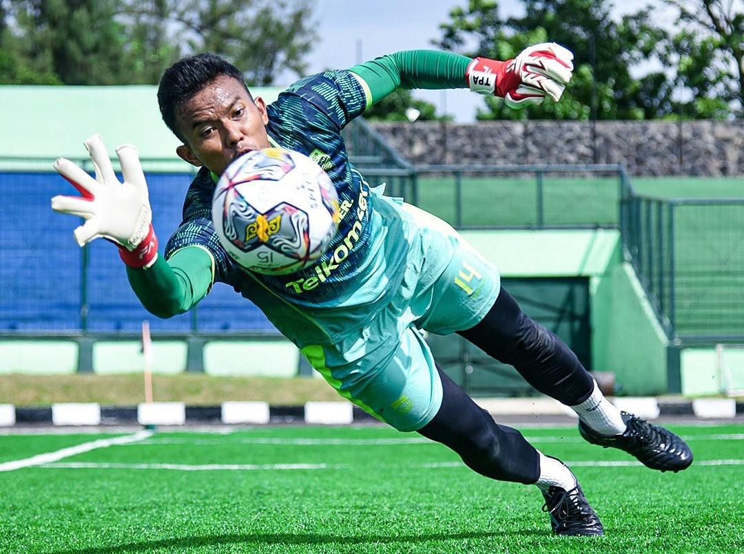 Aksi-Teja-Paku-Alam-dalam-sebuah-latihan-Persib-Bandung-beberapa-waktu-lalu.jpg