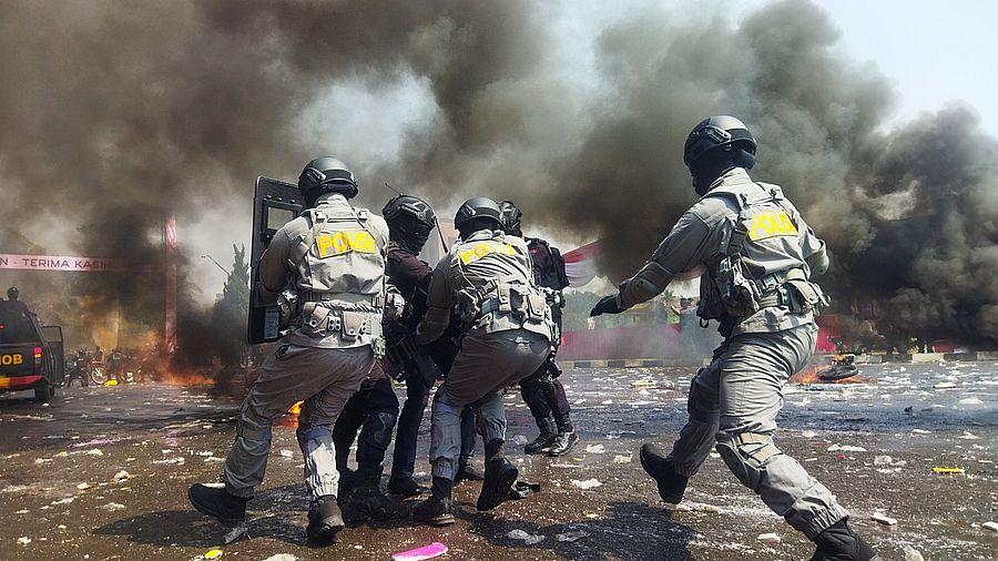 Aksi-kerusuhan-saat-Pemilu-di-Cimahi-a.jpg
