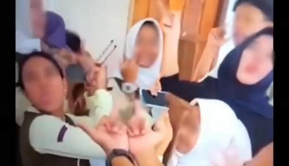 Aksi-pelecehan-terhadap-guru-oleh-sem.jpg