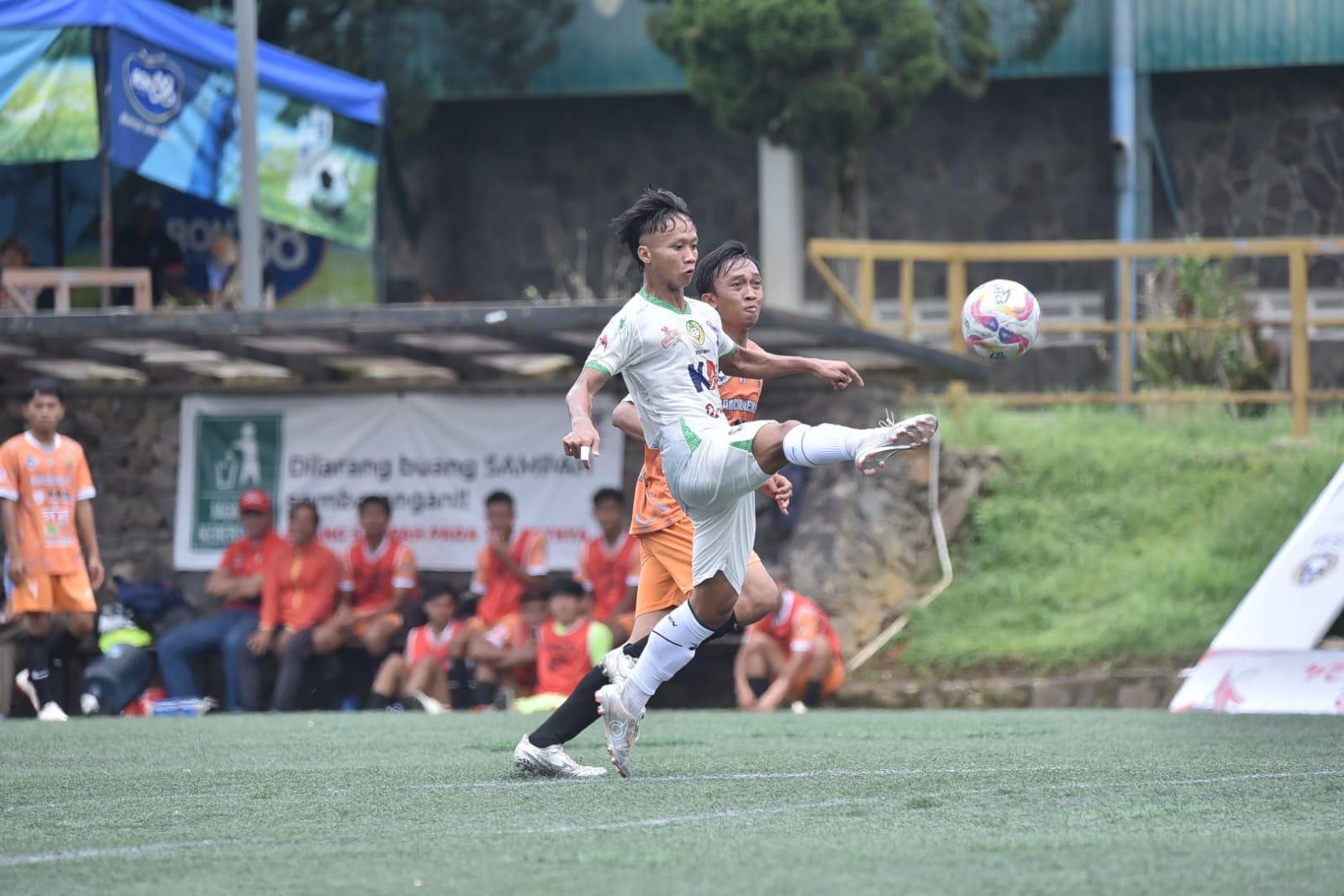 Aksi-pemain-Persikotas-FC-Tasikmalaya.jpg
