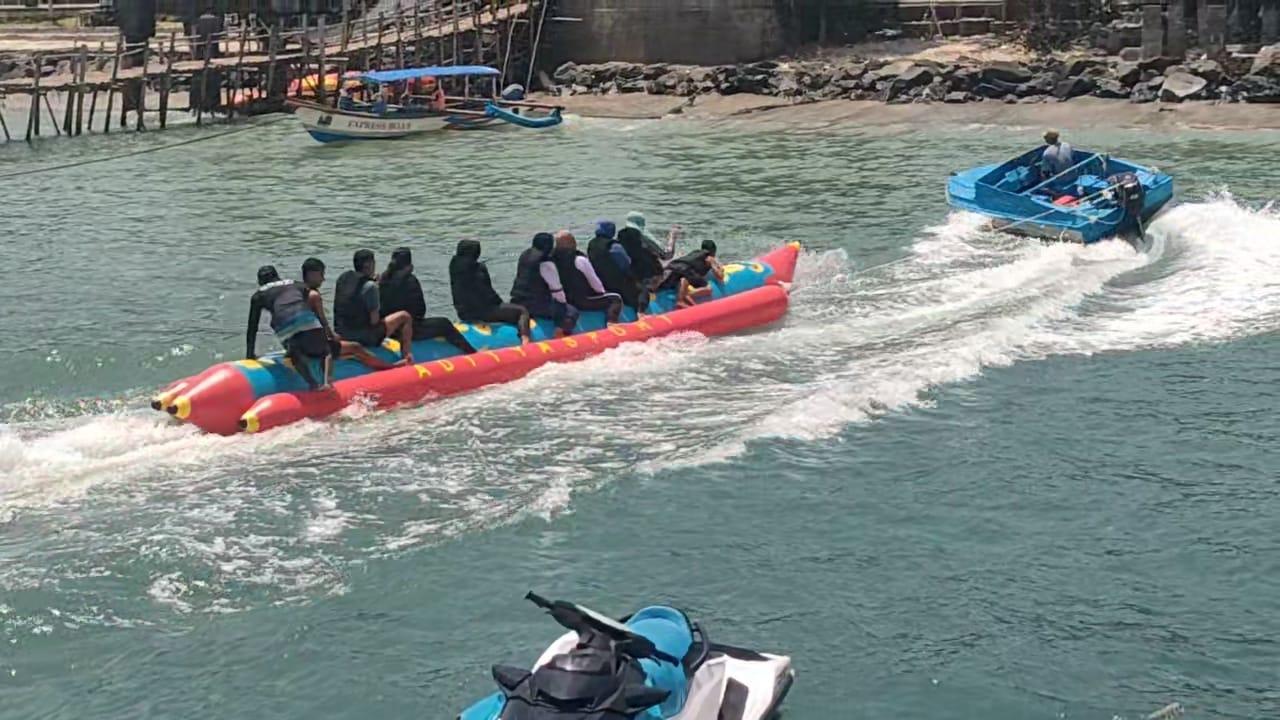 Aktivitas-Wisata-Water-Sport-di-Pantai-Timur-Pangandaran.jpg