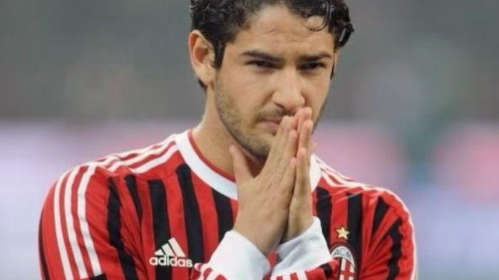 Alexandre-Pato-saat-masih-berseragam-AC-Milan-3.jpg
