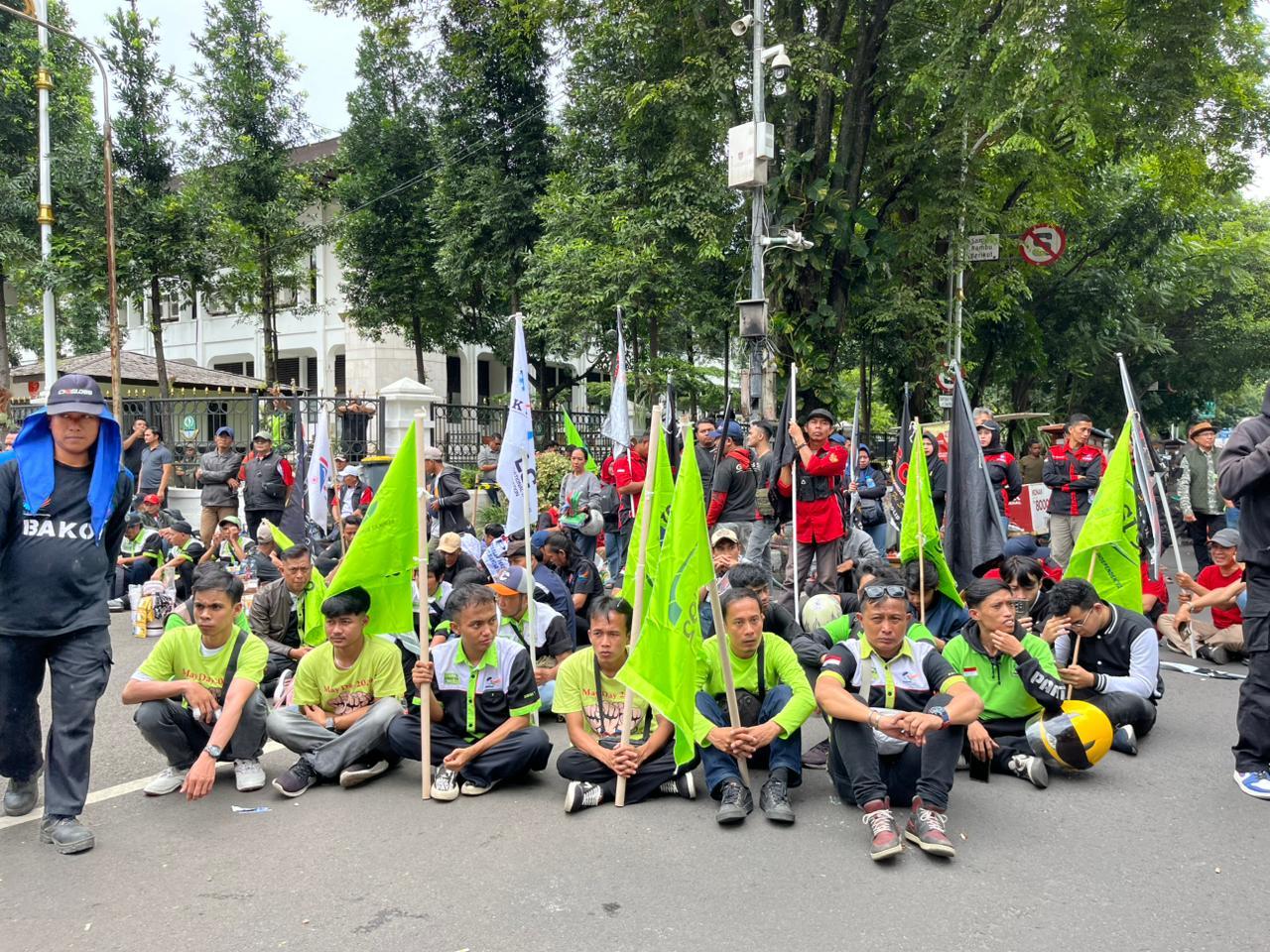 Polda Jabar Buka Posko Pelayanan di Buruh Fiesta 2026 Jakarta, Pastikan Jaga Keamanan