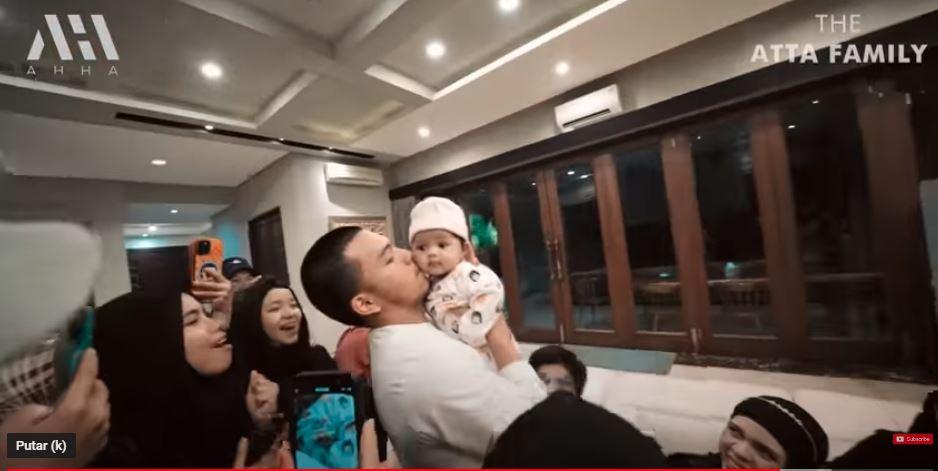 Ameena Akhirnya Bertemu Gen Halilintar, Adik Atta Rebutan Ingin Gendong Ameena, Aurel Kaget