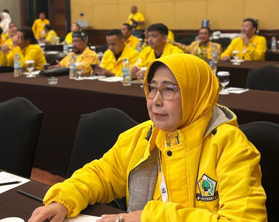 Anggota-DPRD-Jabar-Tati-Supriati-Irwan-pada-acara-Bimtek-Partai-Golkar.jpg