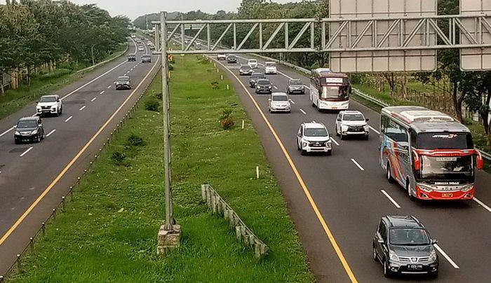 Arus-balik-kendaraan-pemudik-di-Tol-Cipali-meningkat.jpg