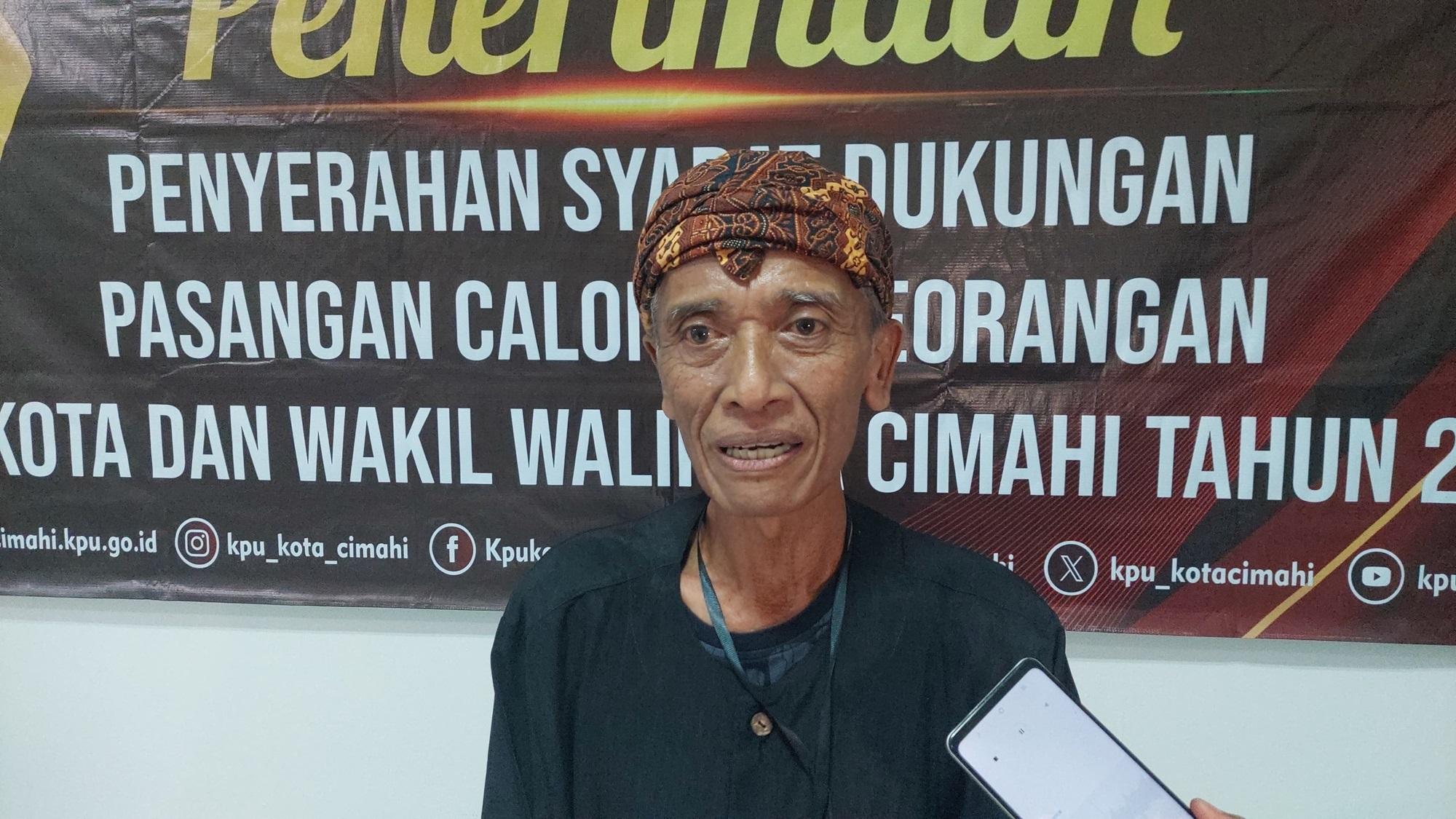 Asep-Nandang-seusai-mendaftar-sebagai-bakal.jpg