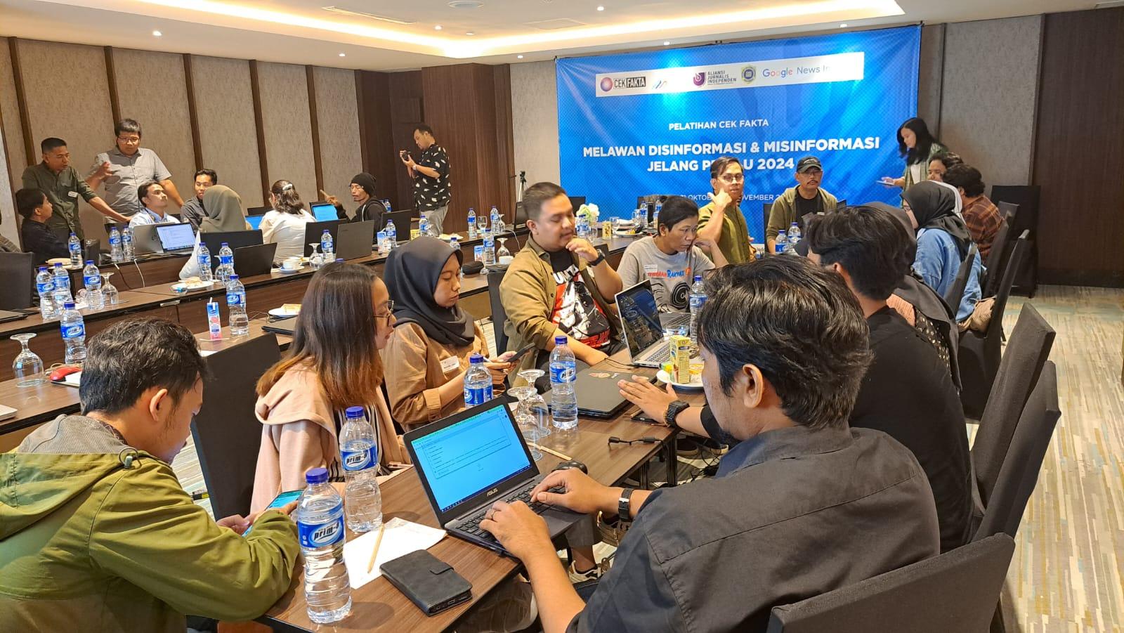 Asosiai-Media-Siber-Indonesia-AMSI-mengadakan-pelatihan-cek-fakta.jpg