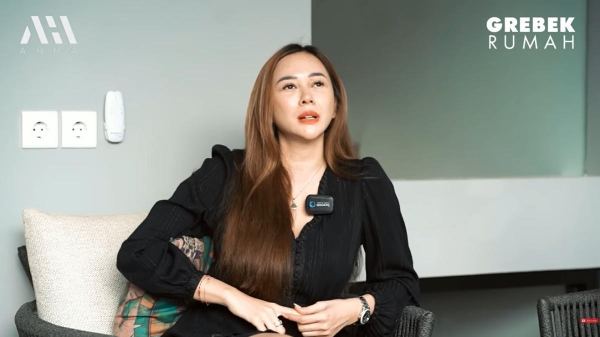 Aura-Kasih-menceritakan-perjuangannya-menjadi-janda.jpg