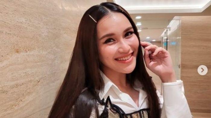Ayu-Ting-Ting-dilaporkan-ke-polisi-penyanyi-dangdut-itu-tengah-berbahagia.jpg