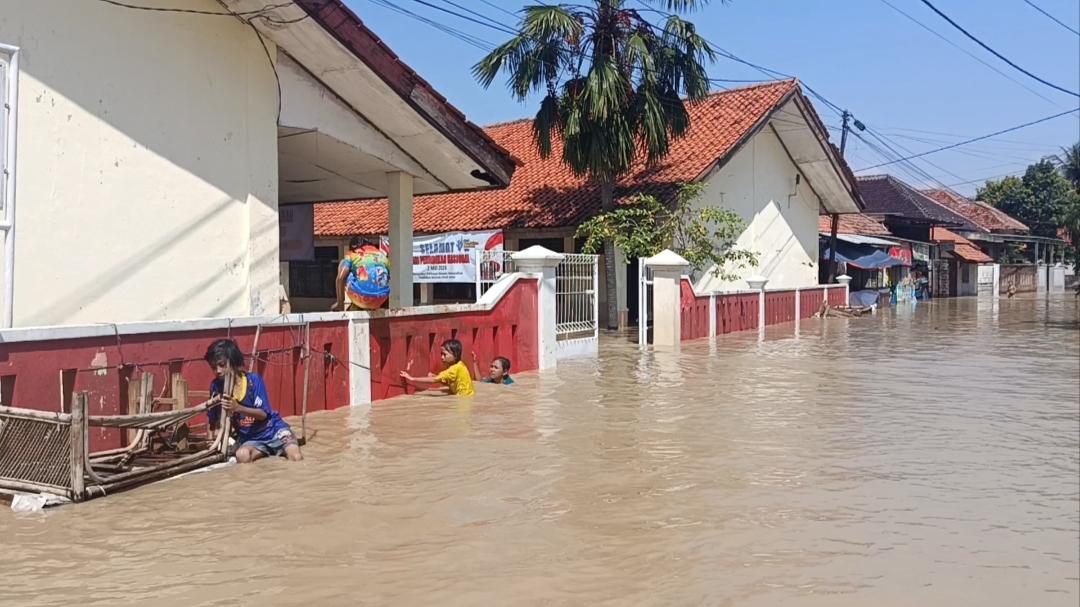 BPBD Ungkap Penyebab Banjir Cirebon: Kombinasi Luapan 7 Sungai dan Rob
