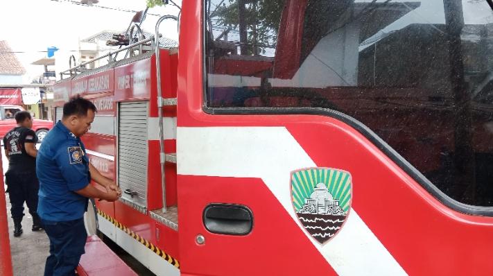 Mobil Damkar Sumedang Tak Kunjung Diperbaiki, Biayanya Ternyata Mengendap di Satpol PP