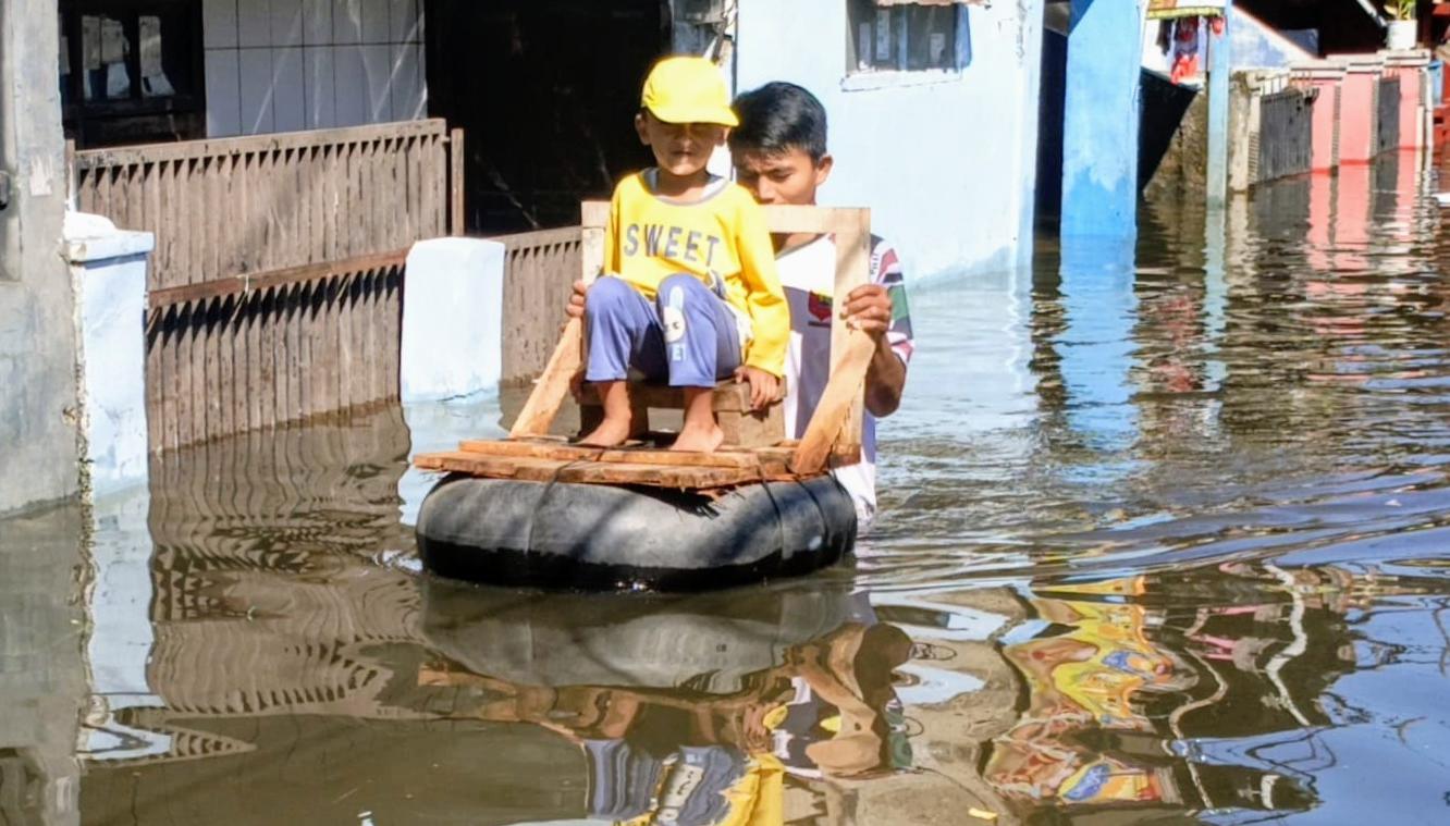 Banjir-yang-terjadi-di-Kampung-Bojongasih-Dayeuhkolot-Bandung.jpg