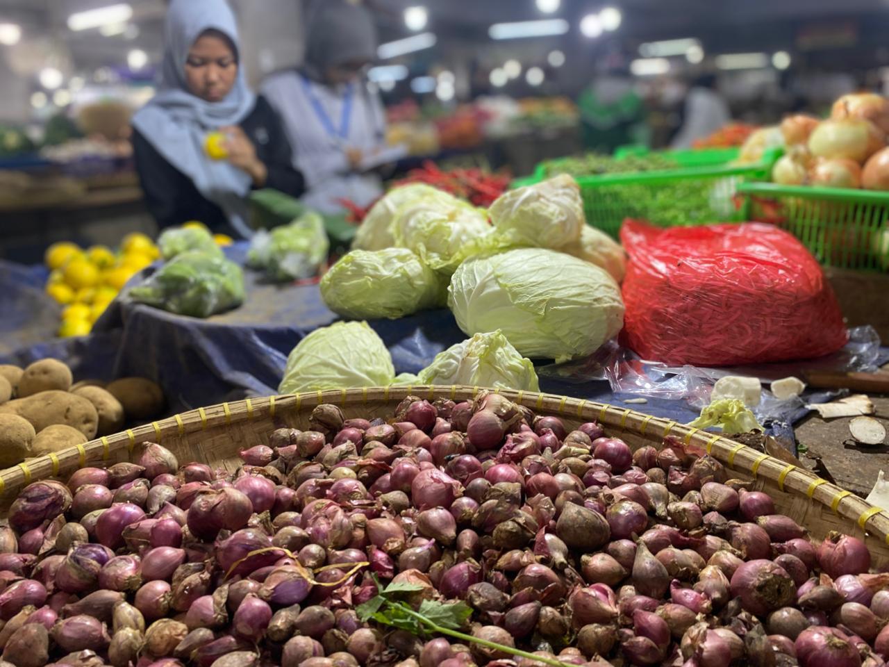 Bawang-merah-di-Pasar-Kosambi.jpg