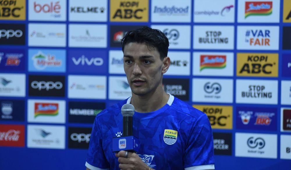 Bek-PERSIB-Federico-Barba-menegaskan-kemenan.jpg