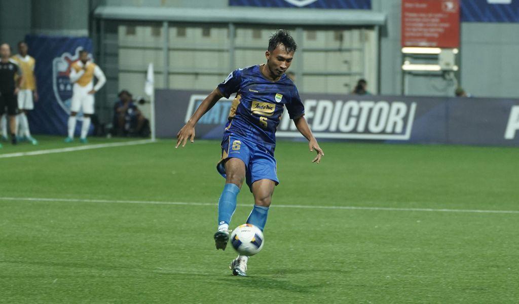 Robi Darwis Isi Slot Pemain Muda Persib dalam Misi Rebut Puncak Klasemen di Markas Bhayangkara FC
