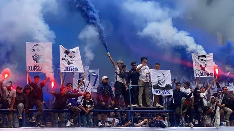 Bobotoh-Lautan-Biru-Stadion-GBLA-Persib-Persija.jpg