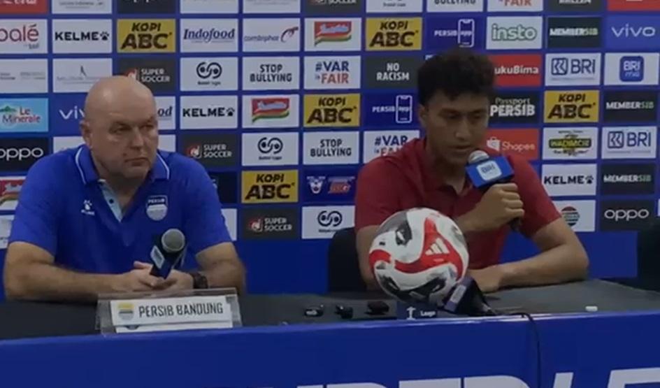 Bojan-Hodak-dan-kiper-muda-Fitrah-Maulana.jpg