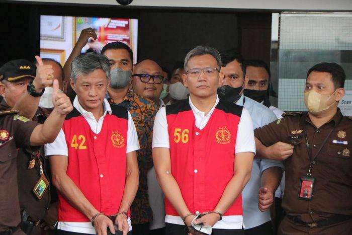 Brigjen-Hendra-Kurniawan-dan-Kombes-Agus-Nurpatria-di-Kejaksaan-Agung.jpg
